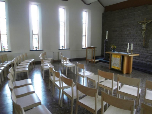 Kapellenstuhl - Massivholzstuhl LH-19, (Stuhlgestelle LH16 und LH19 baugleich)