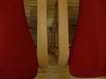 Besucherstuhl - Schichtholz-Stapelstuhl TINA2 mit nach unten geschwungener Rückenlehne, mit Armlehnen
